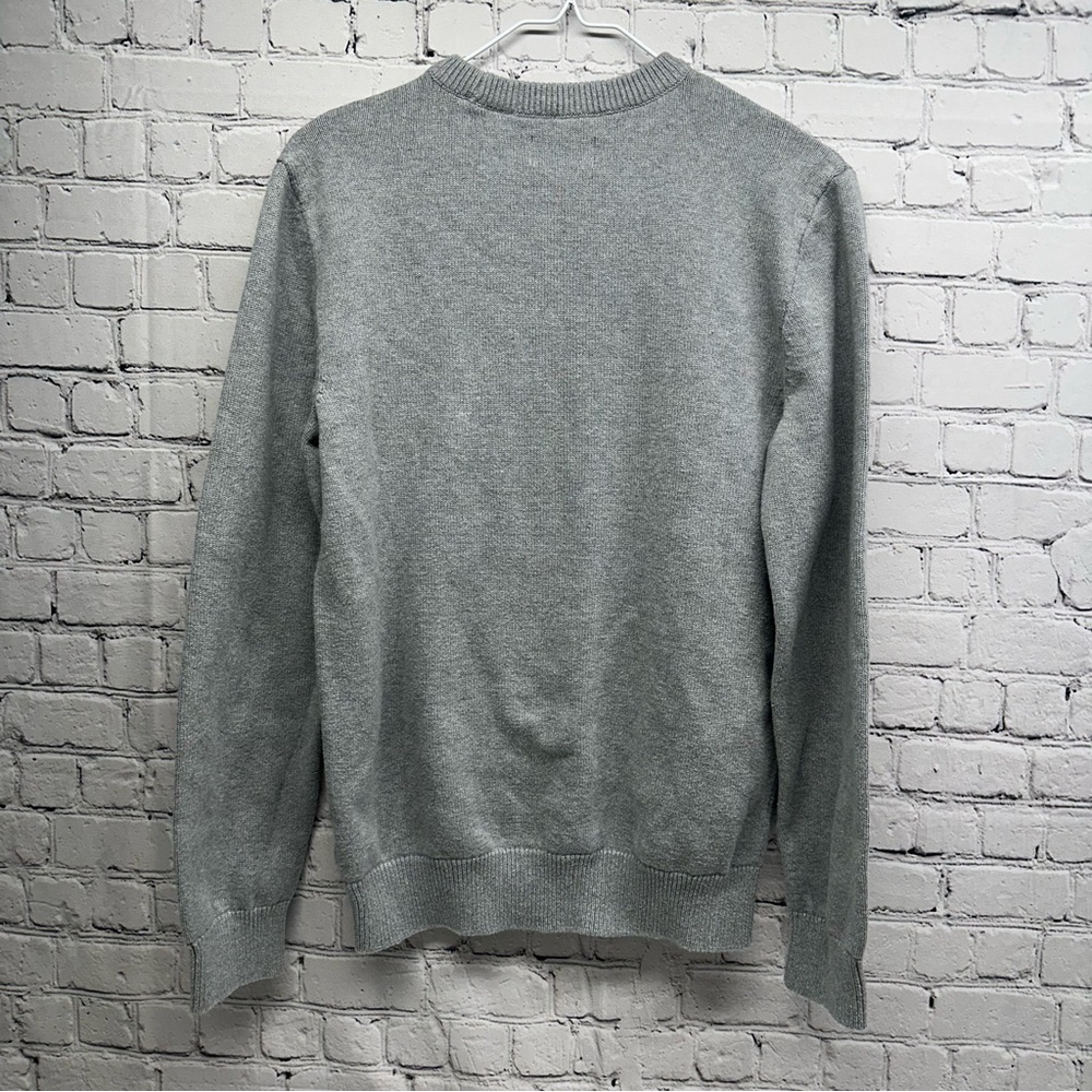 Chaps Men's Gray Crewneck Sweater with Flag Design - Picture 3 of 9